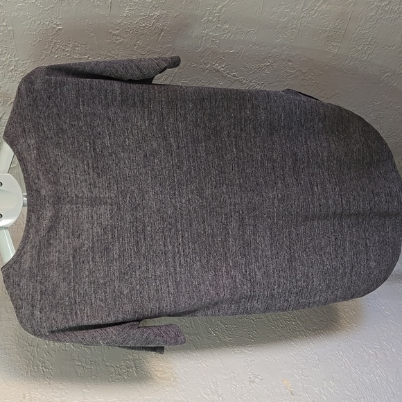 Old Navy Gray Relaxed Short Sleeve Tee - Picture 8 of 9